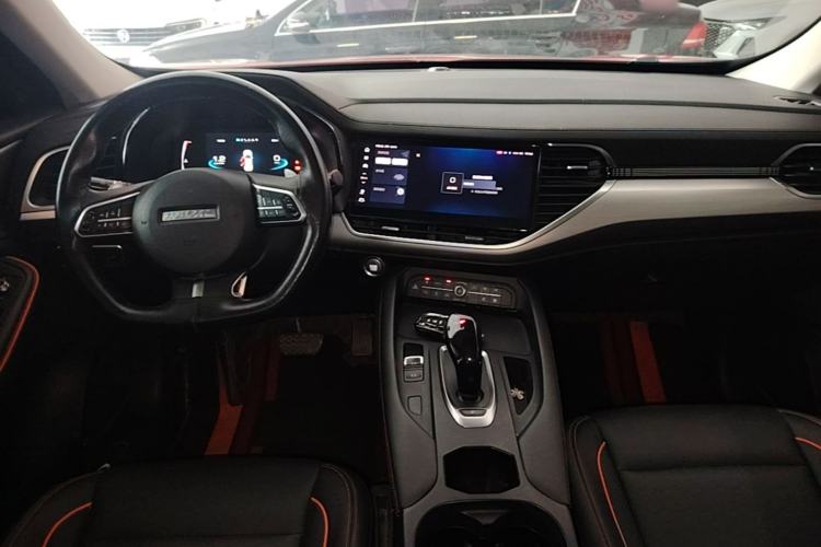 Used Haval F7 2021 2.0T Two-Wheel Drive i-Active Center Console