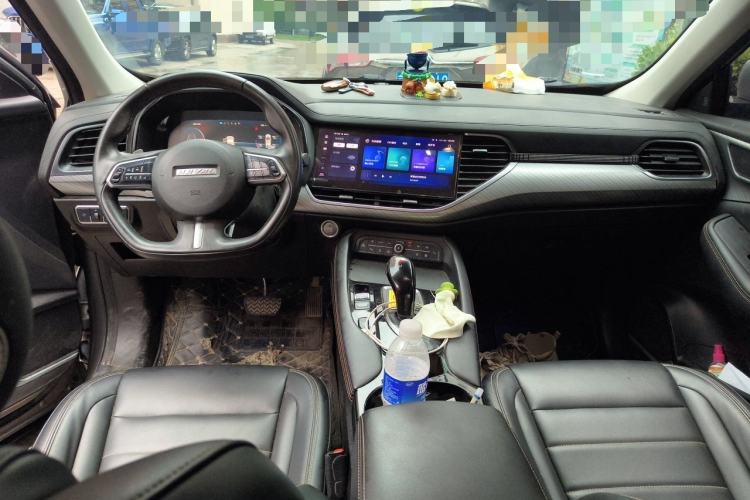 Used Haval F7 2021 2.0T Two-Wheel Drive i-Van Center Console