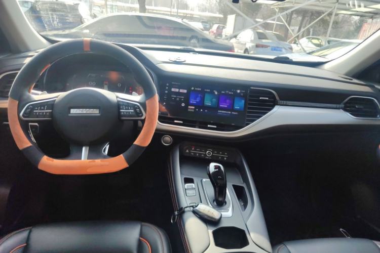 Used Haval F7 2021 1.5T Two-Wheel Drive i-Type Center Console