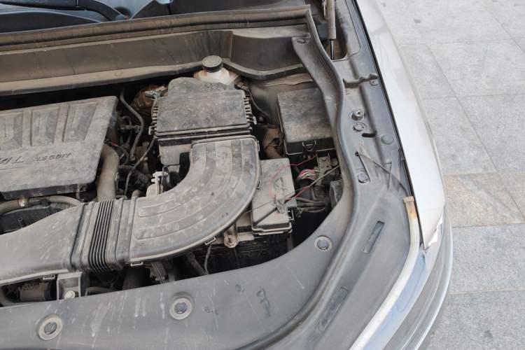Used Haval F7 2021 1.5T Two-Wheel Drive i-Type Engine Bay Left