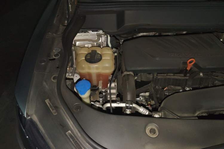 Used Haval F7 2021 1.5T Two-Wheel Drive i-Type Engine Bay Right