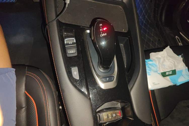 Used Haval F7 2021 2.0T Two-Wheel Drive i-Van Gear Lever