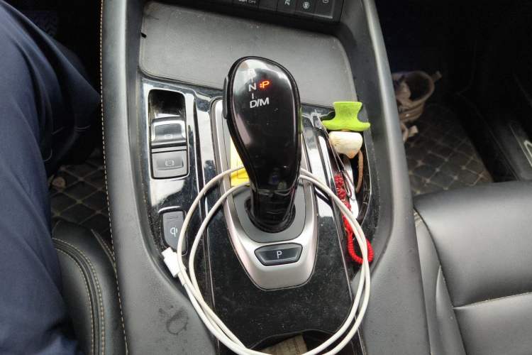 Used Haval F7 2021 2.0T Two-Wheel Drive i-Van Gear Lever