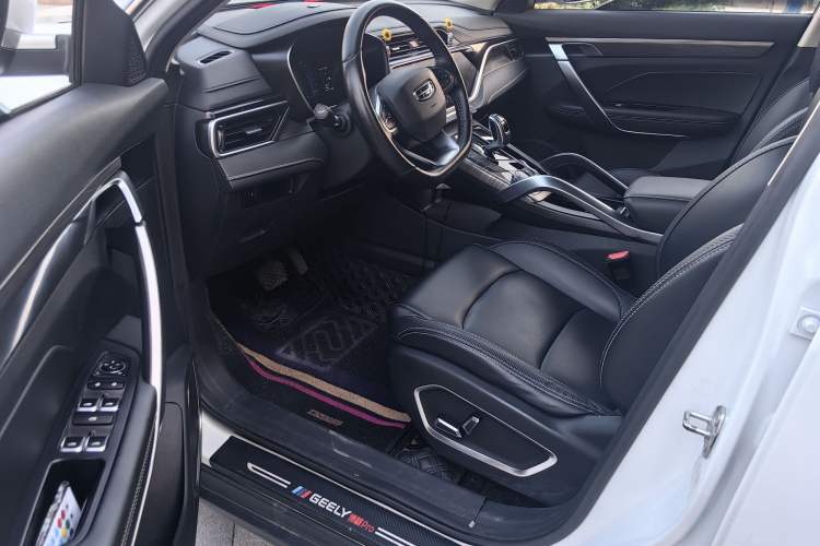 Used Haval F7 2021 1.5T Two-Wheel Drive i-Trend Interior 1