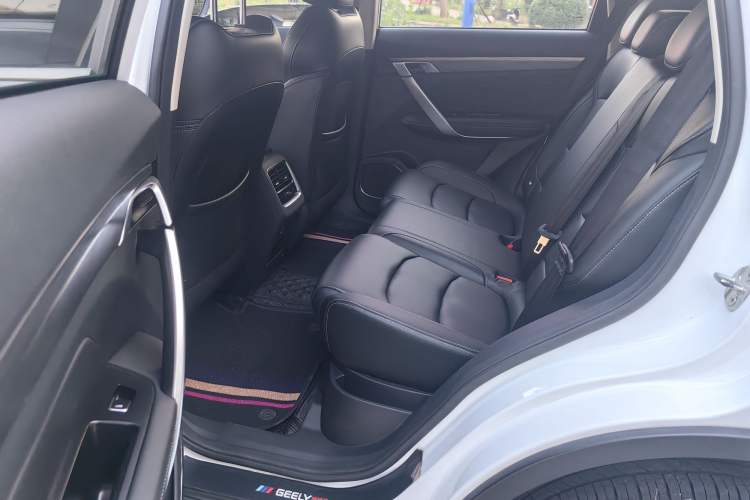 Used Haval F7 2021 1.5T Two-Wheel Drive i-Trend Interior 3