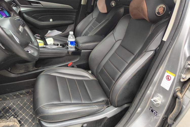 Used Haval F7 2021 2.0T Two-Wheel Drive i-Van Left Front Seat
