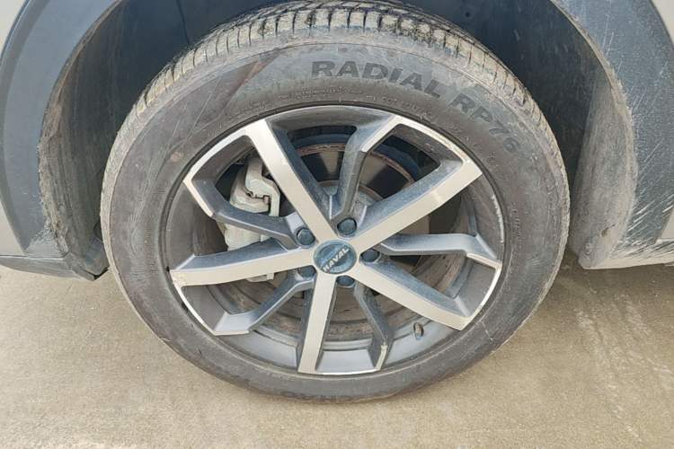 Used Haval F7 2021 1.5T Two-Wheel Drive i-Type Left Front Wheel Hub