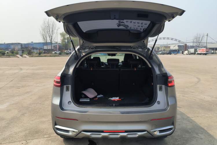 Used Haval F7 2021 1.5T Two-Wheel Drive i-Type Trunk