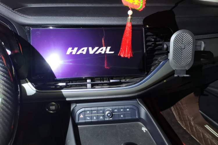Used Haval F7 2021 1.5T Two-Wheel Drive iXuan Audio And AC Panel