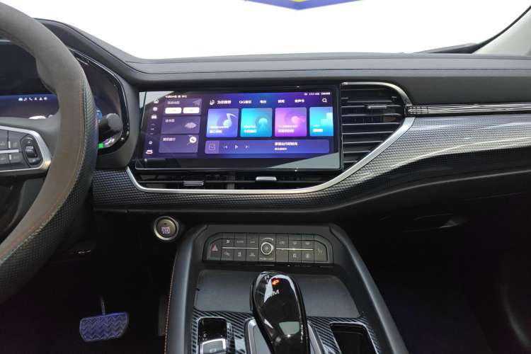 Used Haval F7 2021 2.0T Two-Wheel Drive i-Van Audio And AC Panel