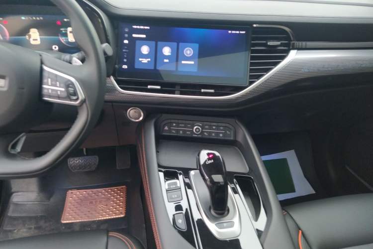 Used Haval F7 2021 2.0T All-Wheel Drive iJoy Audio And AC Panel