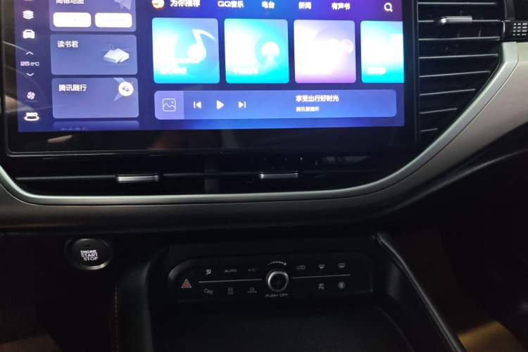 Used Haval F7 2021 1.5T Two-Wheel Drive i-Type Audio And AC Panel