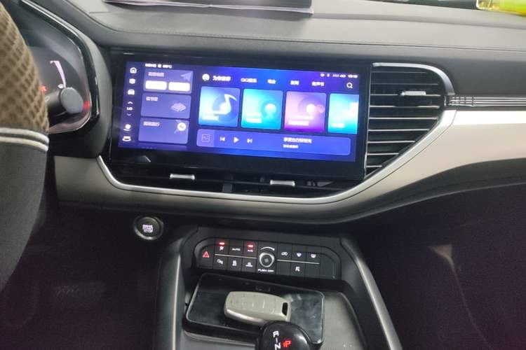 Used Haval F7 2021 1.5T Two-Wheel Drive iXuan Audio And AC Panel