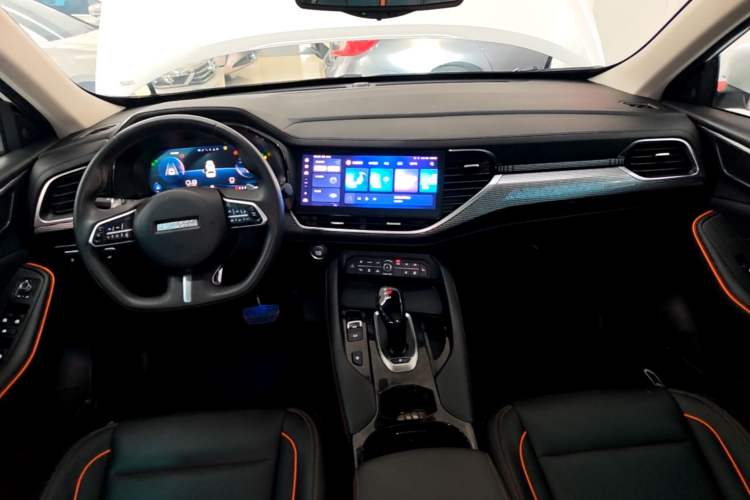 Used Haval F7 2021 1.5T Two-Wheel Drive i-Trend Center Console