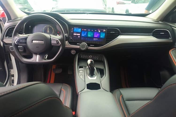 Used Haval F7 2021 1.5T Two-Wheel Drive i-Type Center Console