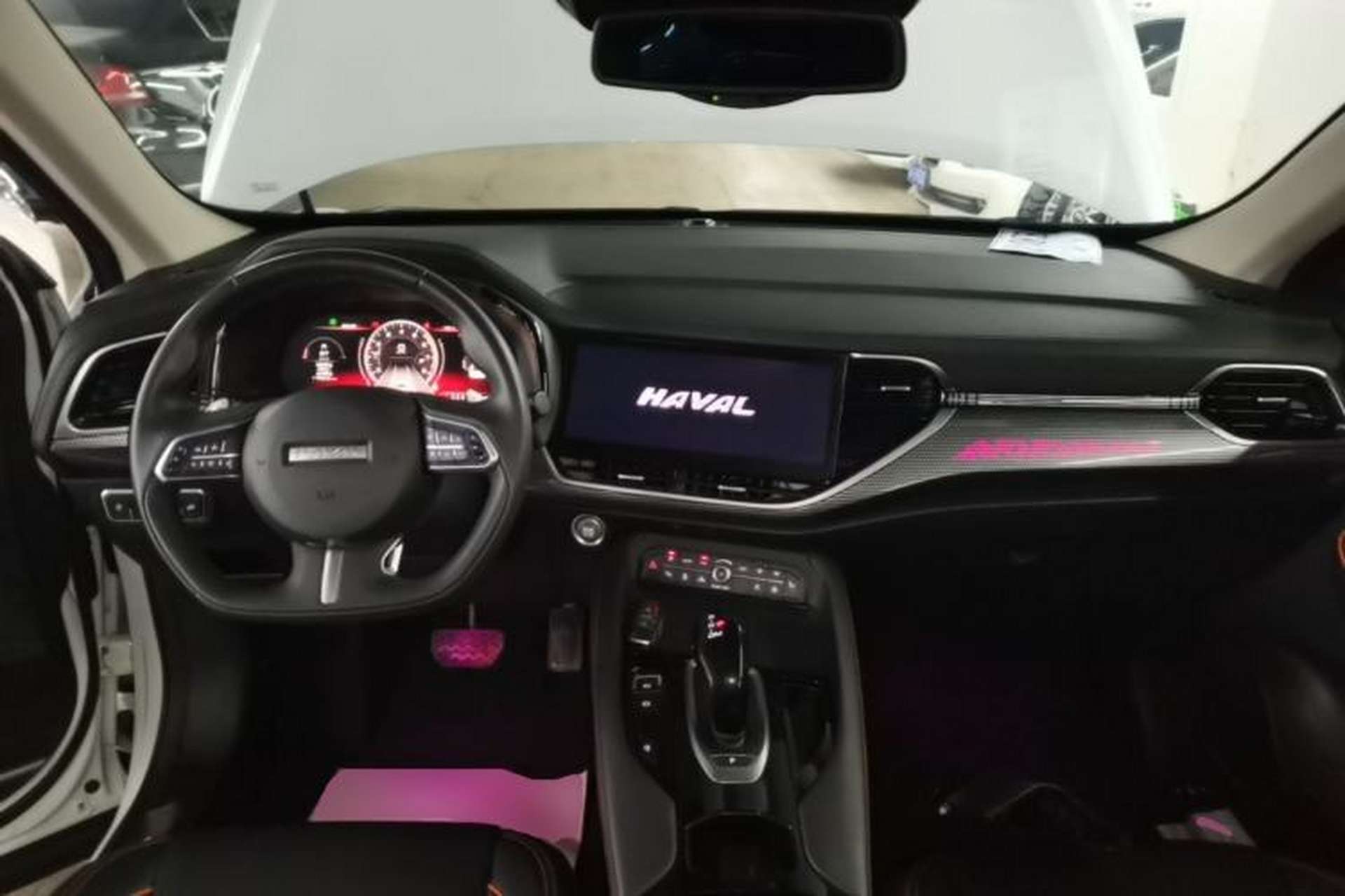 Used Haval F7 2021 2.0T Two-Wheel Drive i-Van Center Console