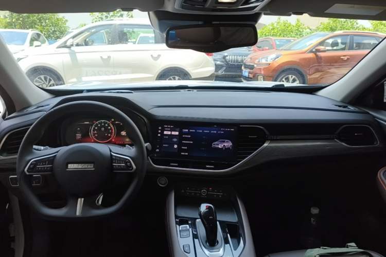 Used Haval F7 2021 1.5T Two-Wheel Drive i-Trend Center Console