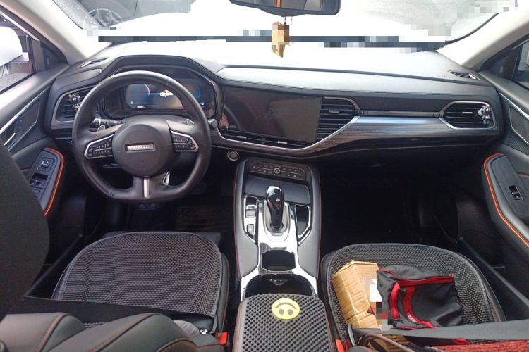 Used Haval F7 2021 2.0T Two-Wheel Drive i-Van Center Console