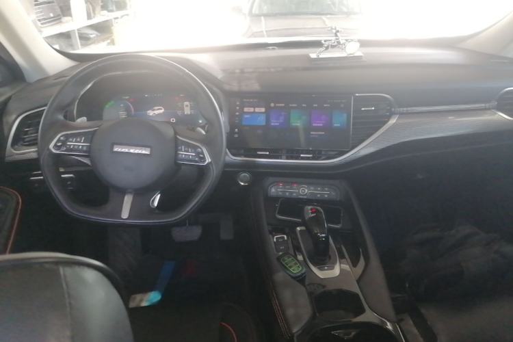 Used Haval F7 2021 1.5T Two-Wheel Drive i-Trend Center Console