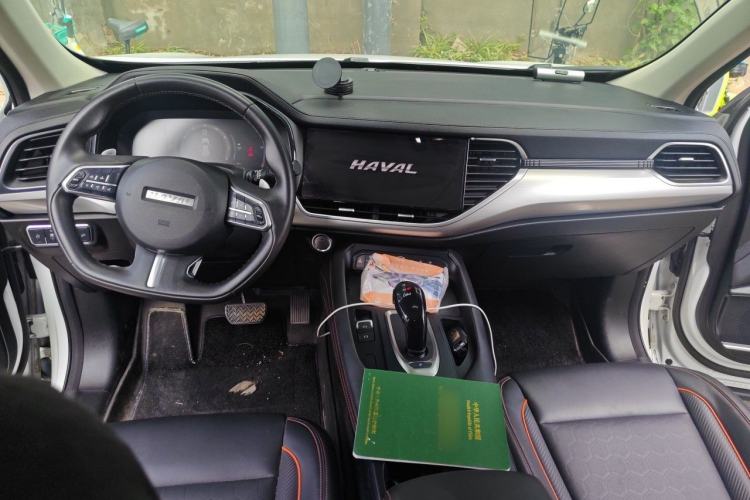 Used Haval F7 2021 1.5T Two-Wheel Drive iXuan Center Console