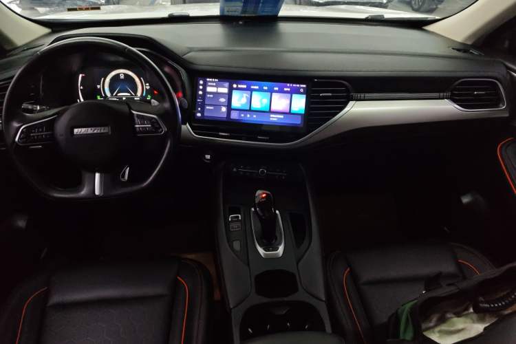 Used Haval F7 2021 1.5T Two-Wheel Drive i-Type Center Console