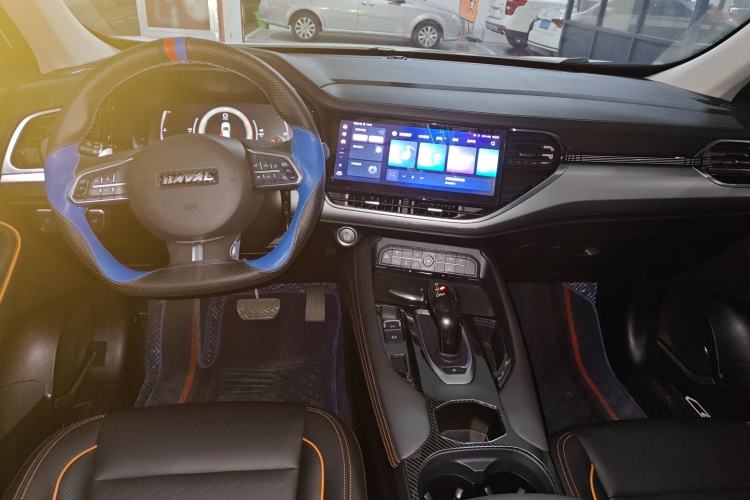 Used Haval F7 2021 1.5T Two-Wheel Drive iXuan Center Console