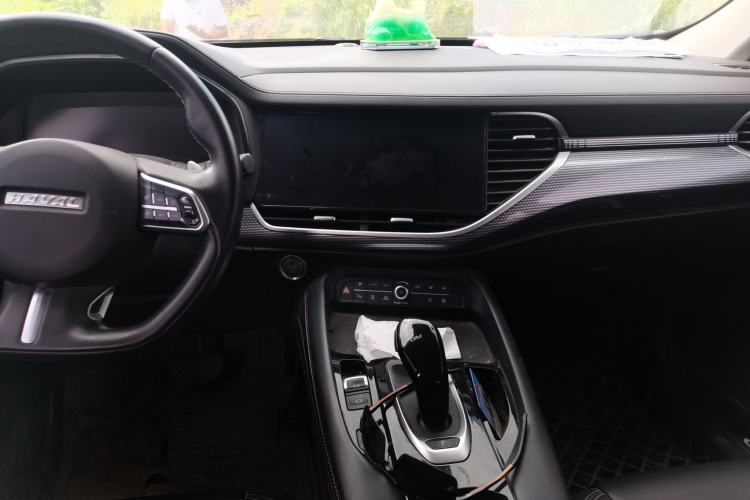 Used Haval F7 2021 1.5T Two-Wheel Drive i-Type Center Console