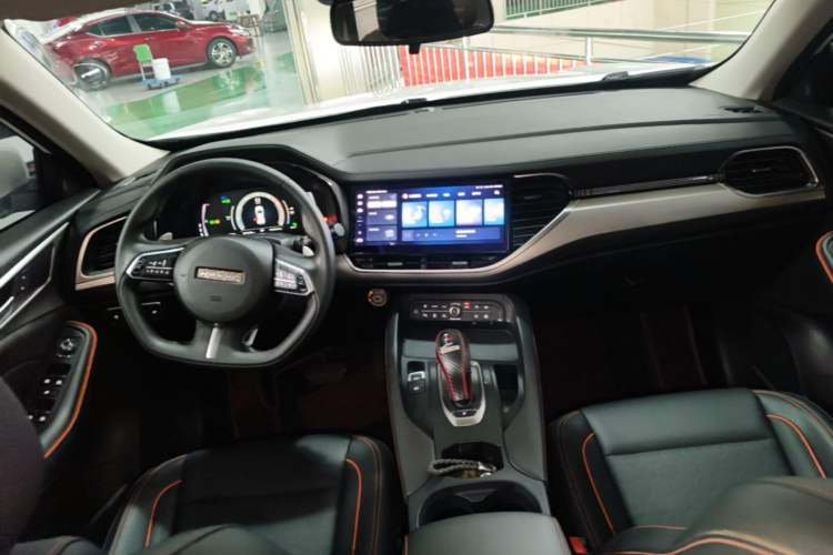 Used Haval F7 2021 2.0T Two-Wheel Drive i-Active Center Console