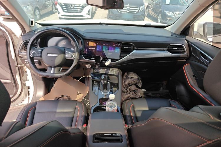 Used Haval F7 2021 2.0T All-Wheel Drive iJoy Center Console