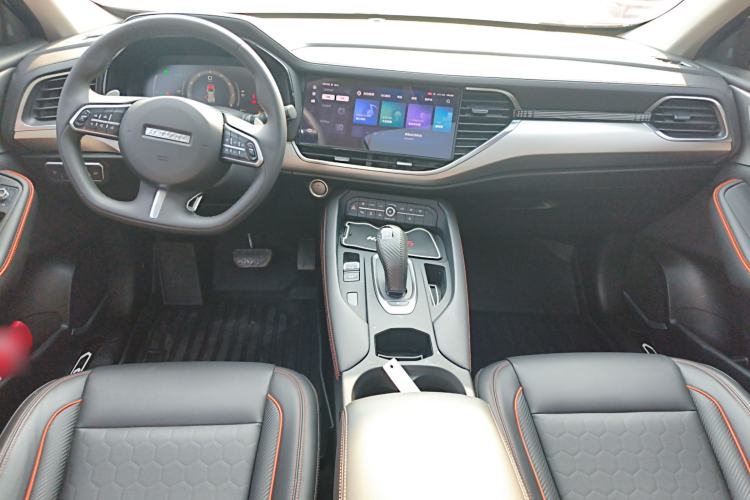 Used Haval F7 2021 1.5T Two-Wheel Drive iXuan Center Console