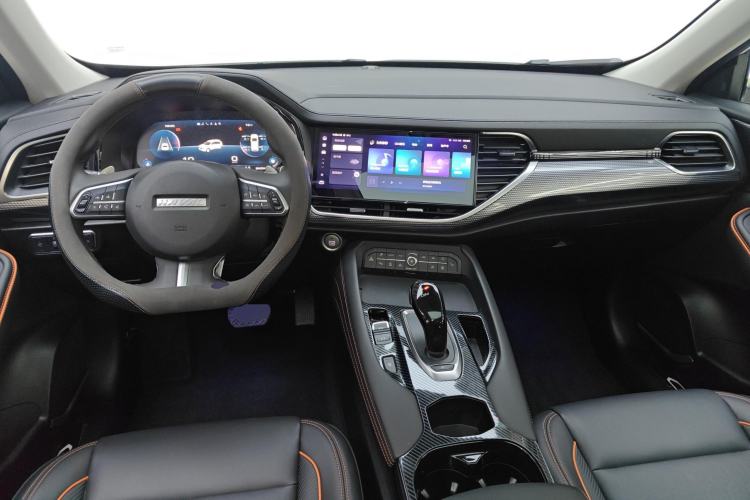 Used Haval F7 2021 2.0T Two-Wheel Drive i-Van Center Console