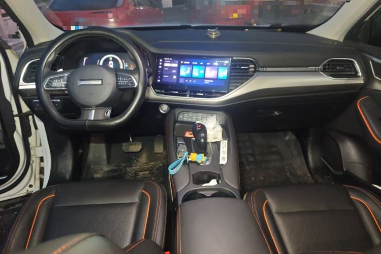 Used Haval F7 2021 1.5T Two-Wheel Drive iXuan Center Console