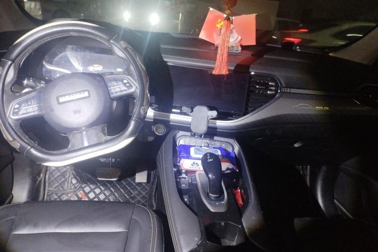 Used Haval F7 2021 1.5T Two-Wheel Drive i-Trend Center Console