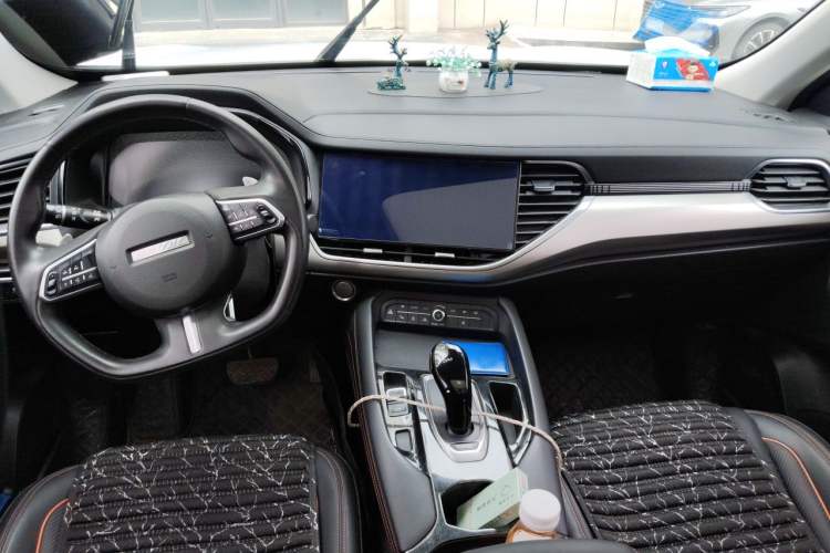 Used Haval F7 2021 1.5T Two-Wheel Drive iXuan Center Console