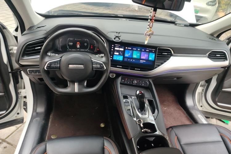 Used Haval F7 2021 1.5T Two-Wheel Drive i-Type Center Console