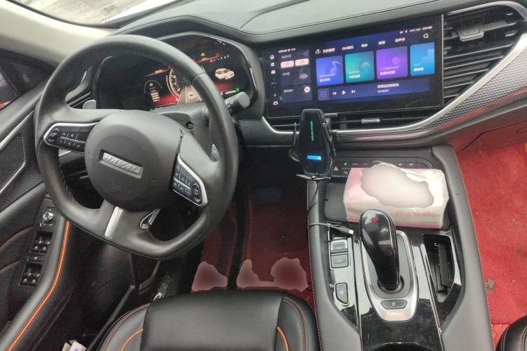 Used Haval F7 2021 2.0T Two-Wheel Drive i-Van Center Console