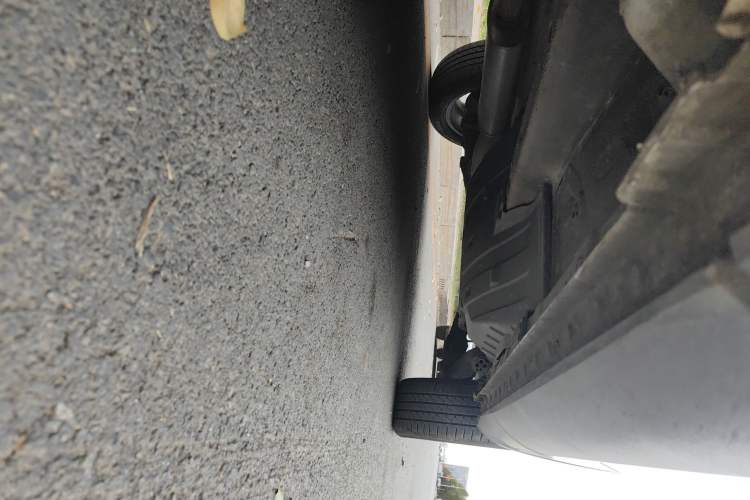Used Haval F7 2021 2.0T Two-Wheel Drive i-Van Chassis Front Left