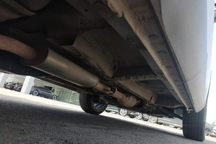Used Haval F7 2021 2.0T Two-Wheel Drive i-Van Chassis Rear Right
