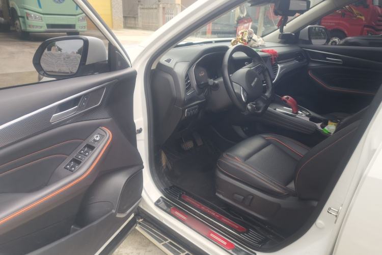Used Haval F7 2021 2.0T Two-Wheel Drive i-Van Driver Seat