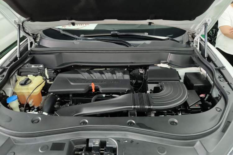Used Haval F7 2021 1.5T Two-Wheel Drive i-Type Engine Bay