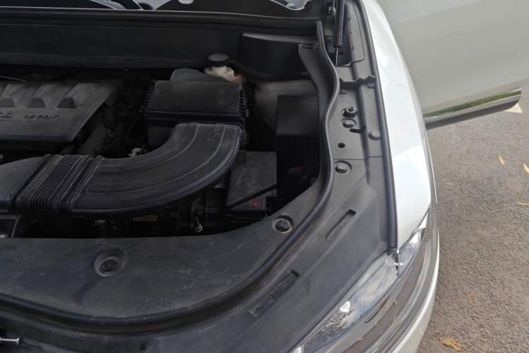 Used Haval F7 2021 1.5T Two-Wheel Drive iXuan Engine Bay Left