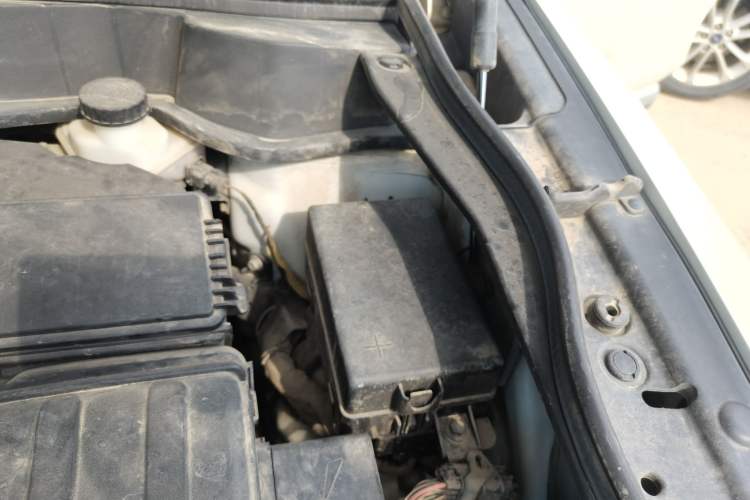 Used Haval F7 2021 1.5T Two-Wheel Drive i-Type Engine Bay Left