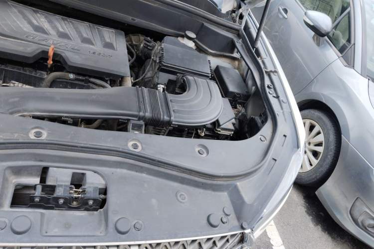Used Haval F7 2021 1.5T Two-Wheel Drive iXuan Engine Bay Left