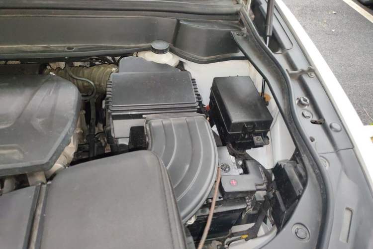 Used Haval F7 2021 2.0T Two-Wheel Drive i-Van Engine Bay Left