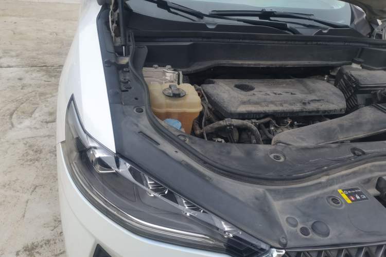 Used Haval F7 2021 2.0T Two-Wheel Drive i-Van Engine Bay Right