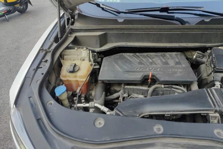 Used Haval F7 2021 1.5T Two-Wheel Drive i-Type Engine Bay Right