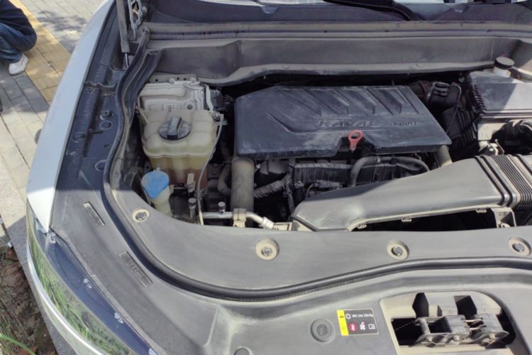 Used Haval F7 2021 1.5T Two-Wheel Drive iXuan Engine Bay Right