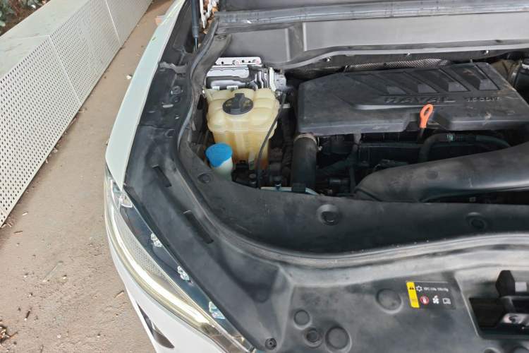 Used Haval F7 2021 1.5T Two-Wheel Drive i-Type Engine Bay Right