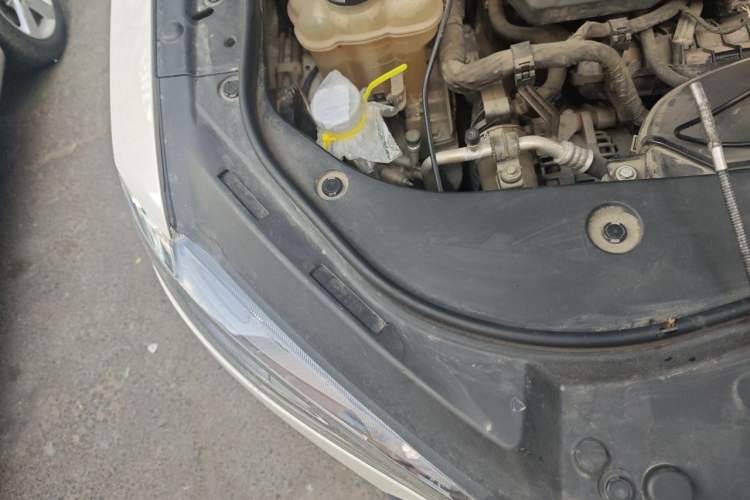 Used Haval F7 2021 2.0T Two-Wheel Drive i-Van Engine Bay Right