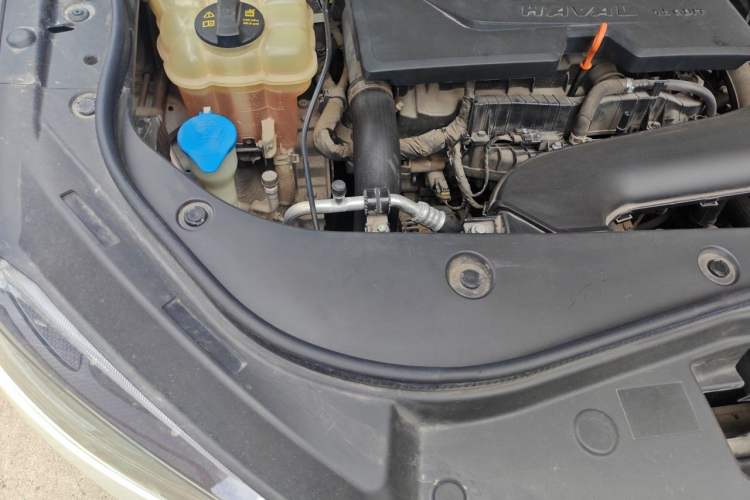 Used Haval F7 2021 1.5T Two-Wheel Drive i-Type Engine Bay Right